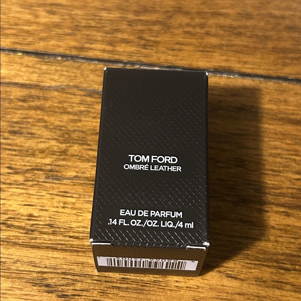 Tom Ford Ombré Leather Mini Travel Size Dabber .14 fl oz/4 ml NEW - Picture 2 of 3
